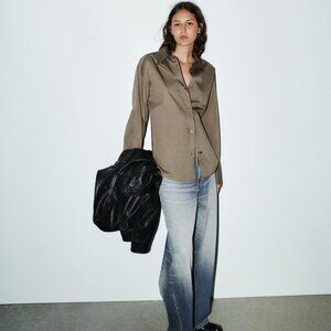 FITTED HEM SHIRT